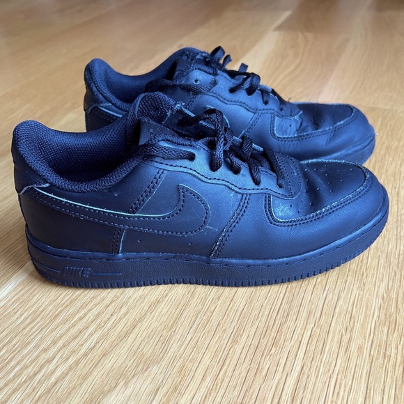 Nike Air Force Ones Solid Black - Picture 1 of 7